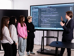 Анастасия Ракова рассказала о запуске трех новых программ для будущих программистов в колледжах Москвы