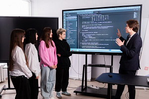Анастасия Ракова рассказала о запуске трех новых программ для будущих программистов в колледжах Москвы