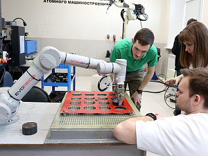 Нижегородские ученые создали программу управления захватным устройством промышленного робота