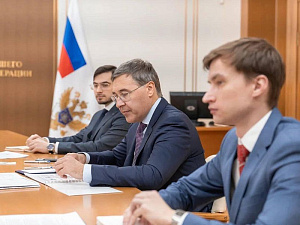 Участники V Конгресса молодых ученых рассказали Валерию Фалькову о вкладе своих разработок в достижение национальных целей России